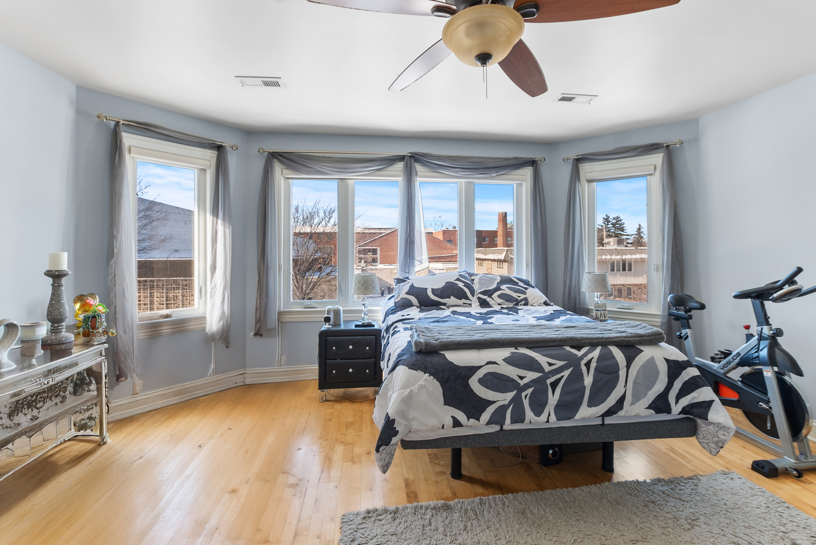 3015 N 76th Court, Elmwood Park, IL 60707