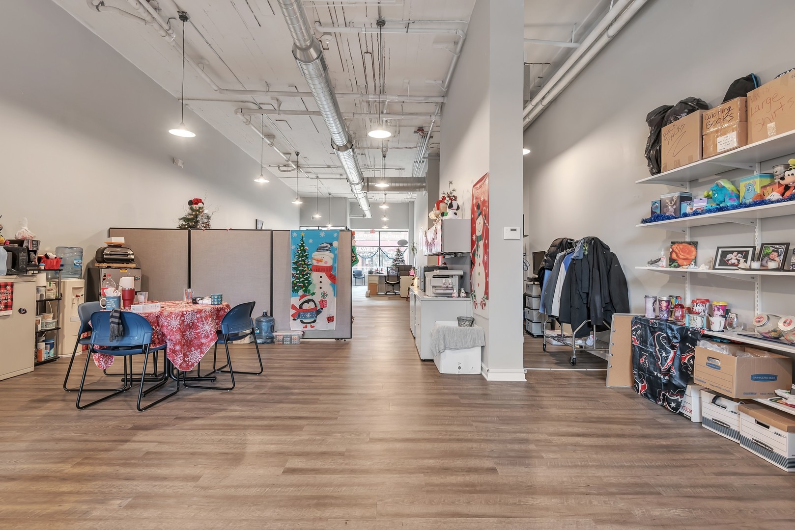 26 N BROADWAY, Aurora, IL 60505