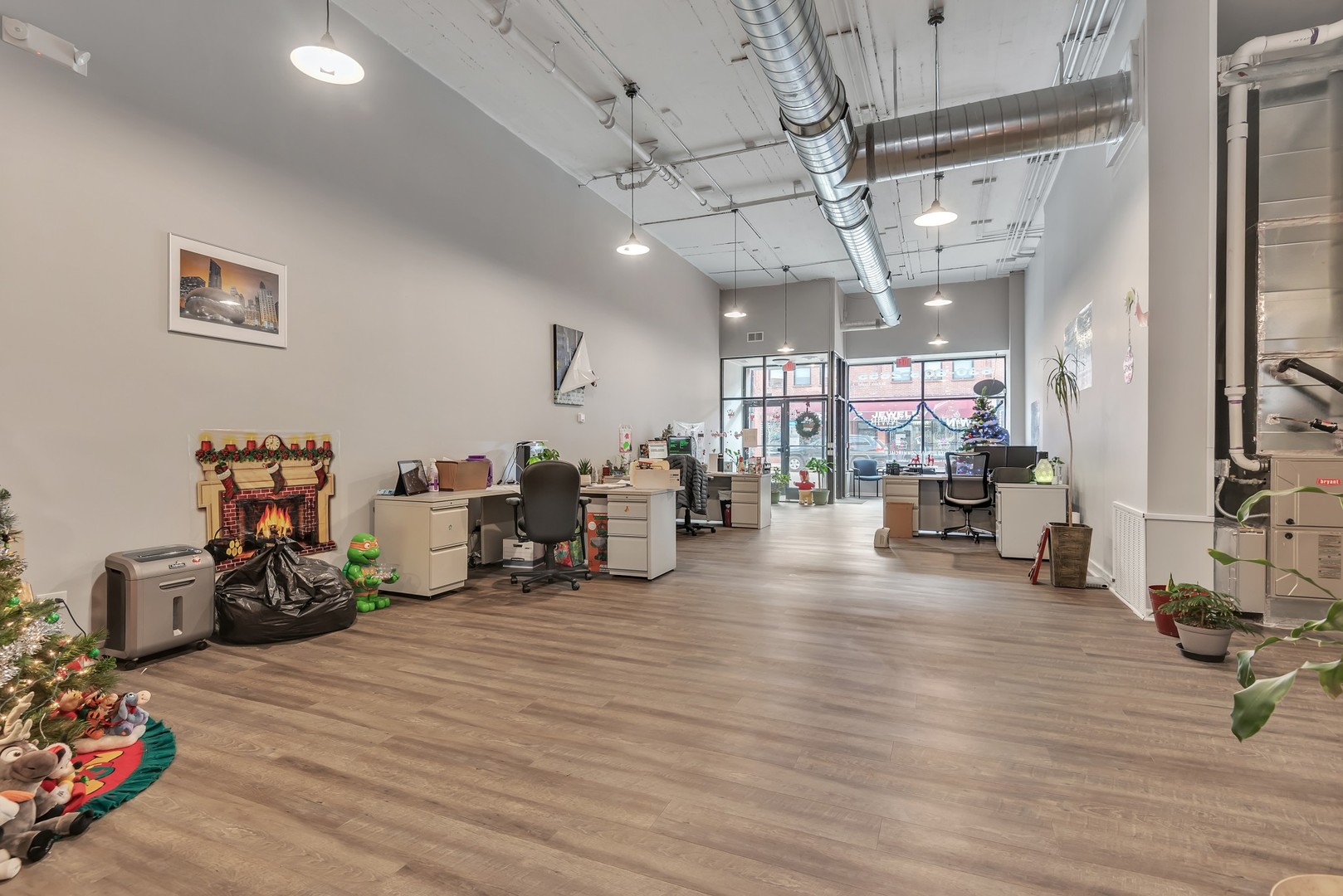 26 N BROADWAY, Aurora, IL 60505