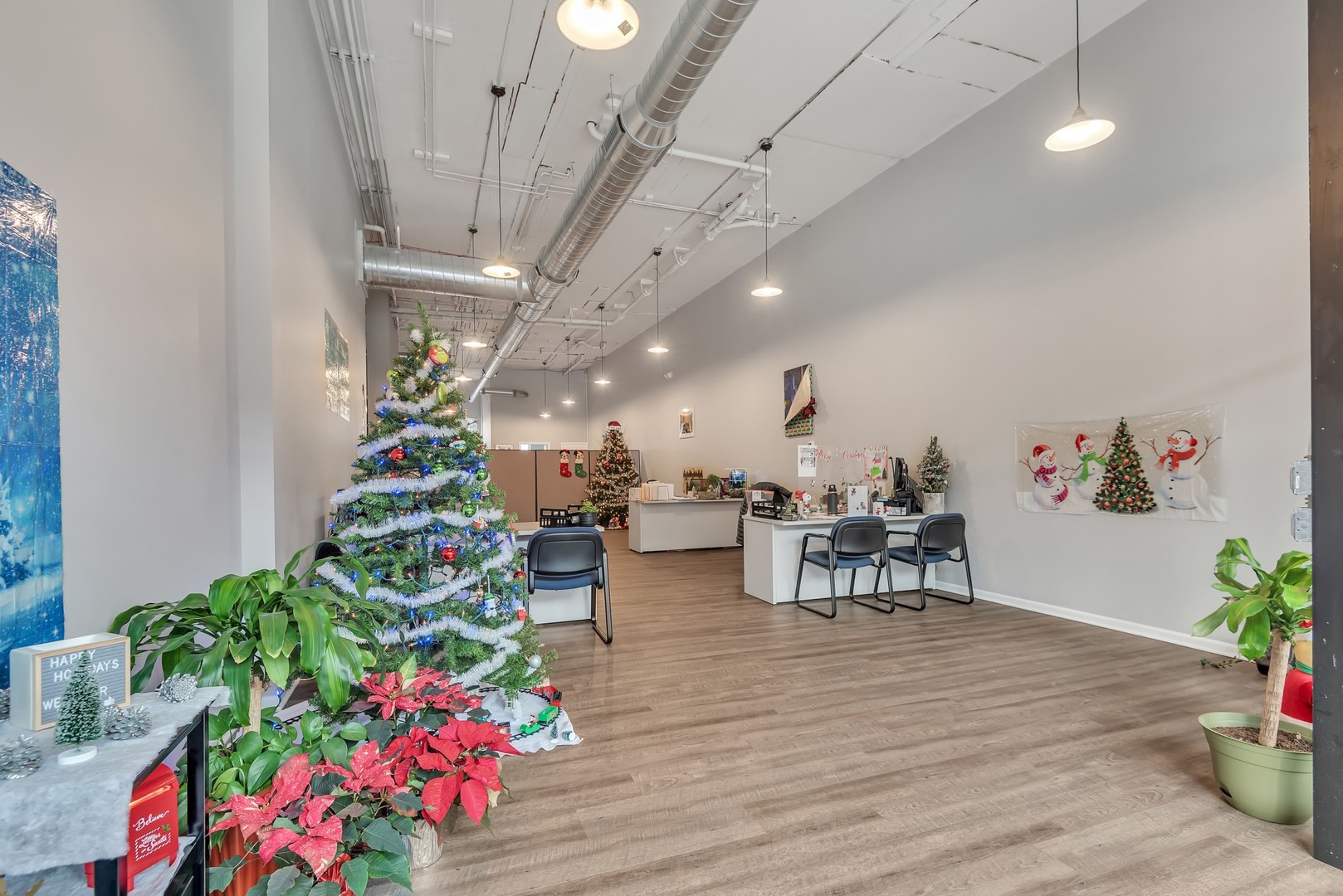 26 N BROADWAY, Aurora, IL 60505