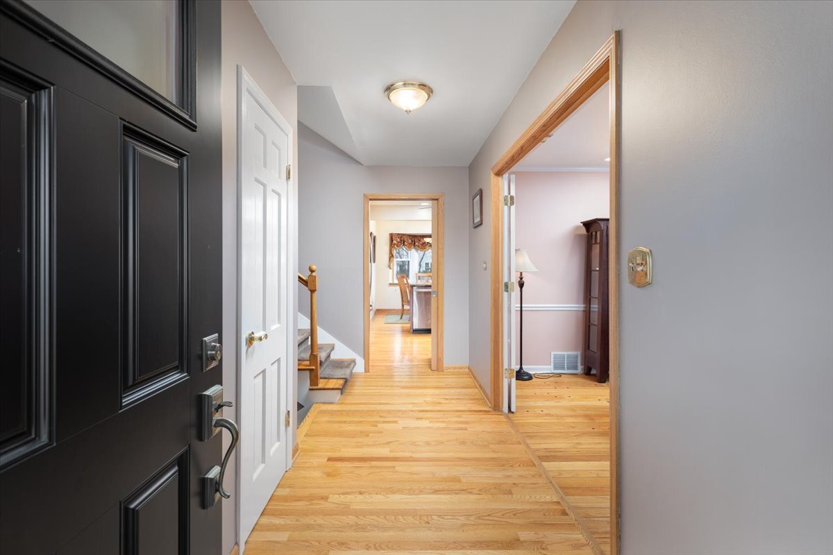 8S295 College Road, Naperville, IL 60540