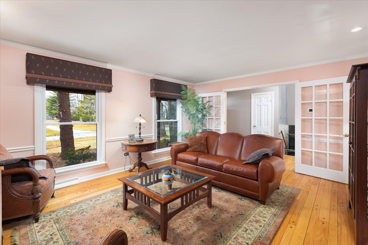 8S295 College Road, Naperville, IL 60540