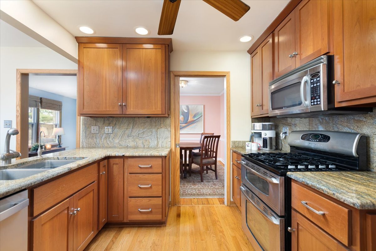 8S295 College Road, Naperville, IL 60540