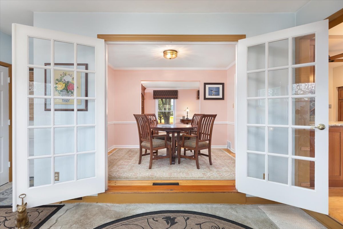 8S295 College Road, Naperville, IL 60540