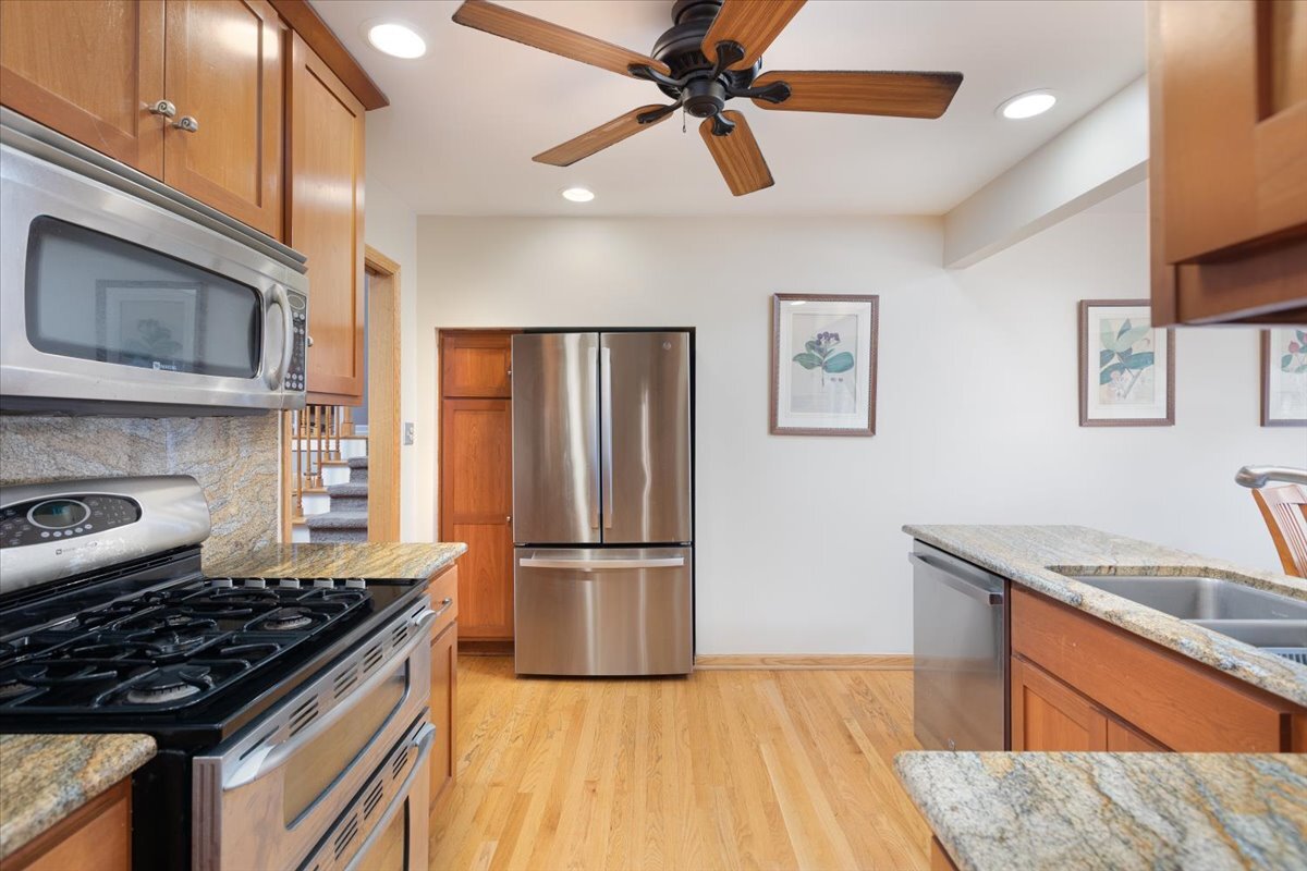 8S295 College Road, Naperville, IL 60540