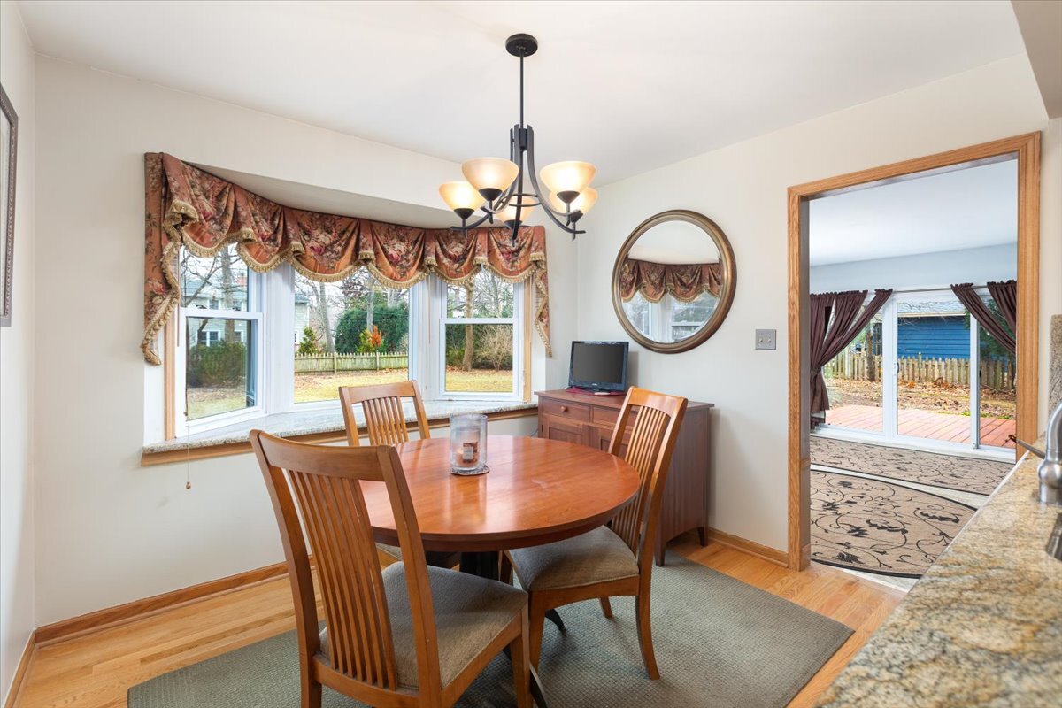 8S295 College Road, Naperville, IL 60540