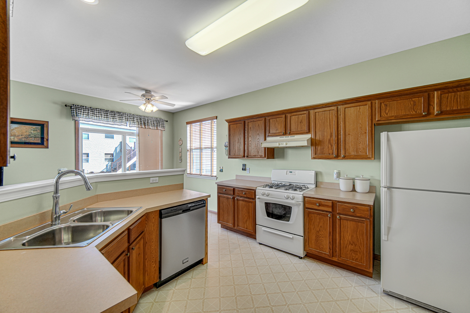 1564 Benzie Circle, Romeoville, IL 60446