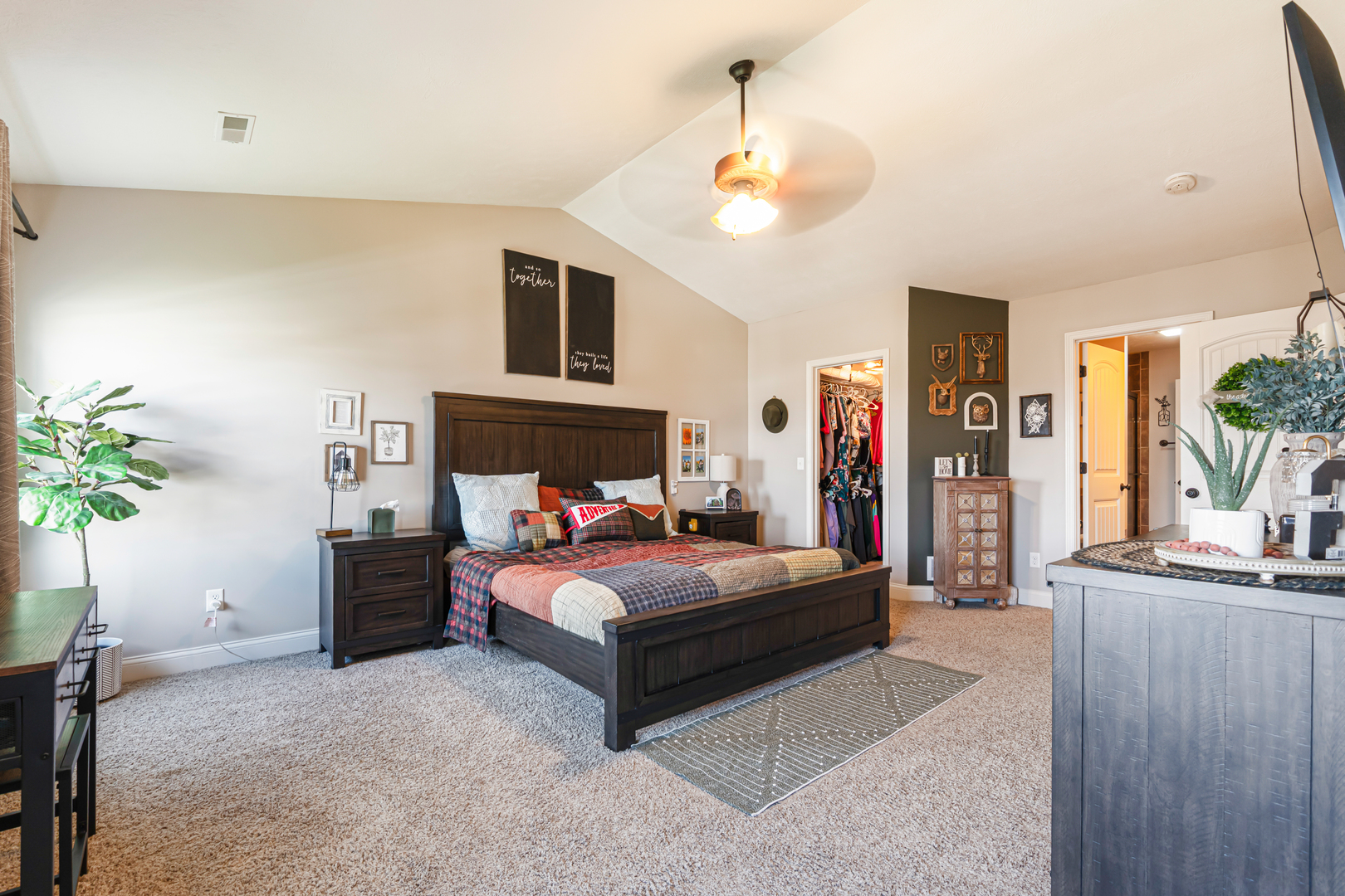 1302 Wicklow Drive, Bloomington, IL 61705