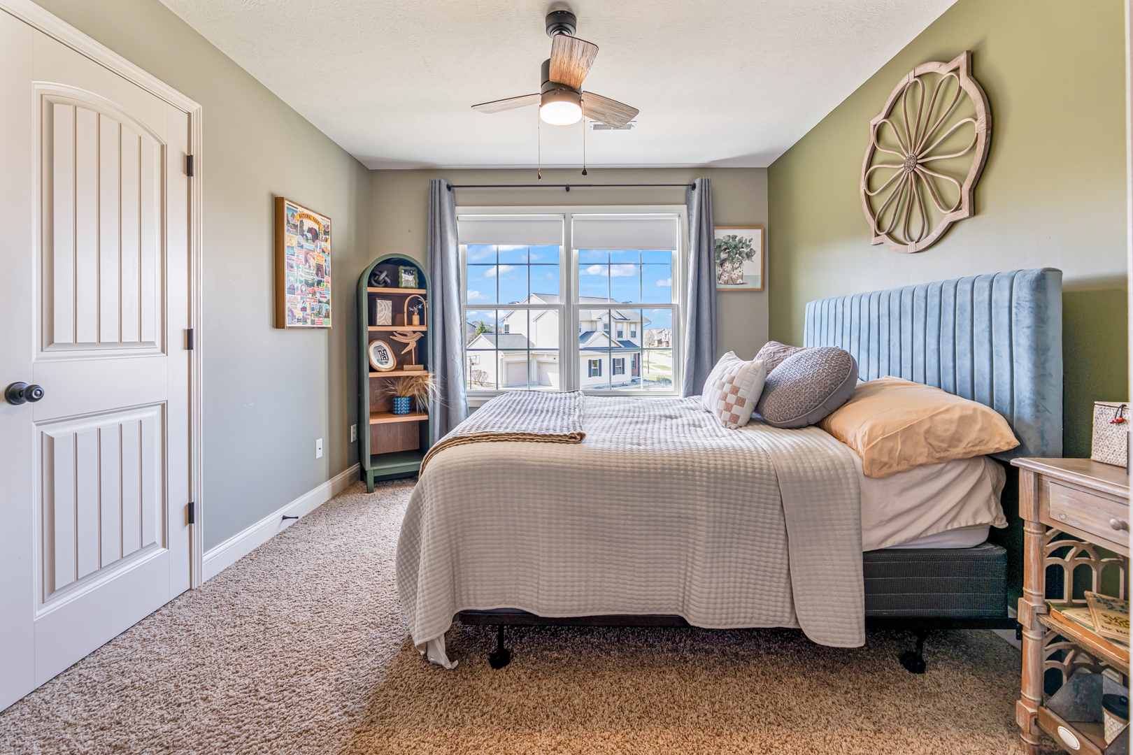 1302 Wicklow Drive, Bloomington, IL 61705