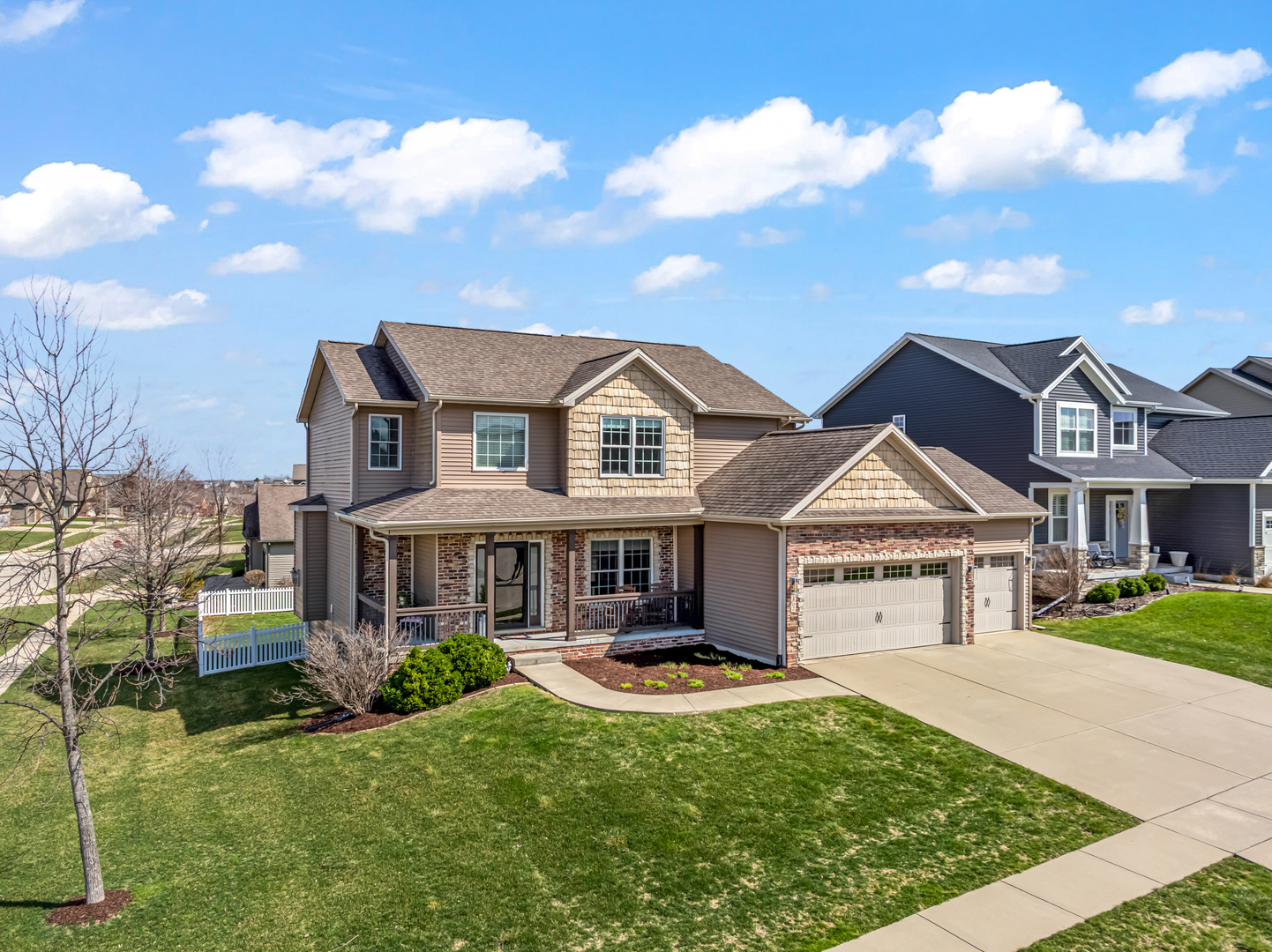 1302 Wicklow Drive, Bloomington, IL 61705