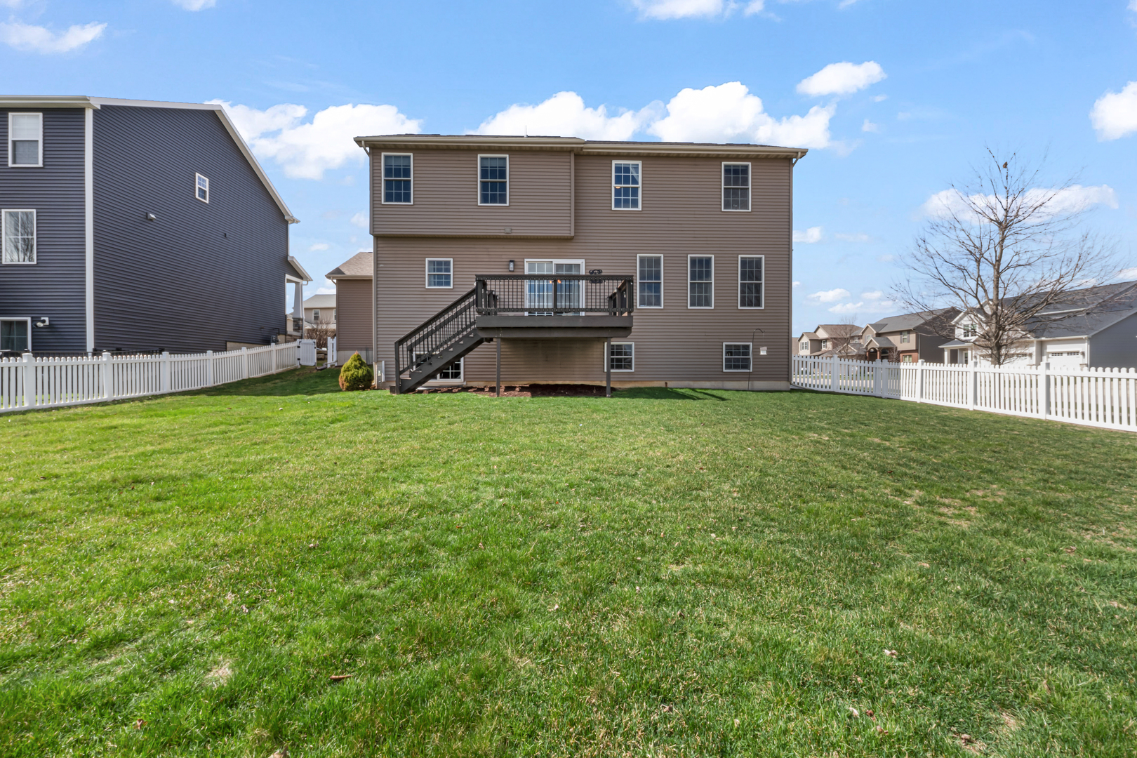 1302 Wicklow Drive, Bloomington, IL 61705