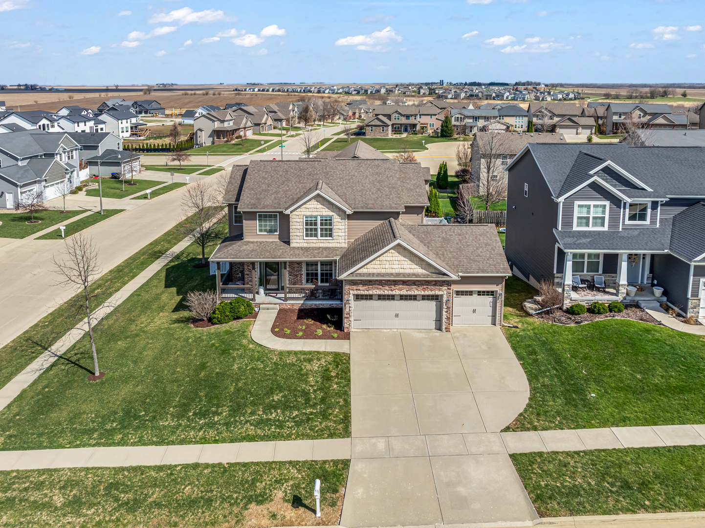 1302 Wicklow Drive, Bloomington, IL 61705