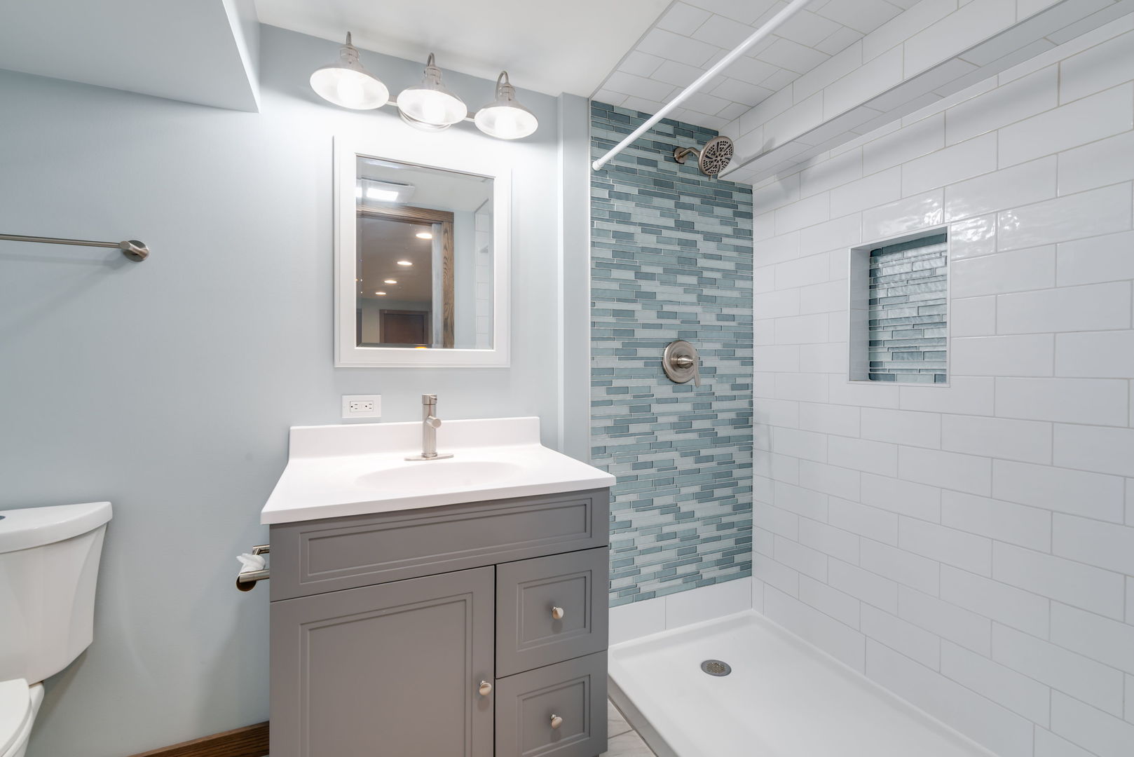 7005 N Osceola Avenue, Chicago, IL 60631