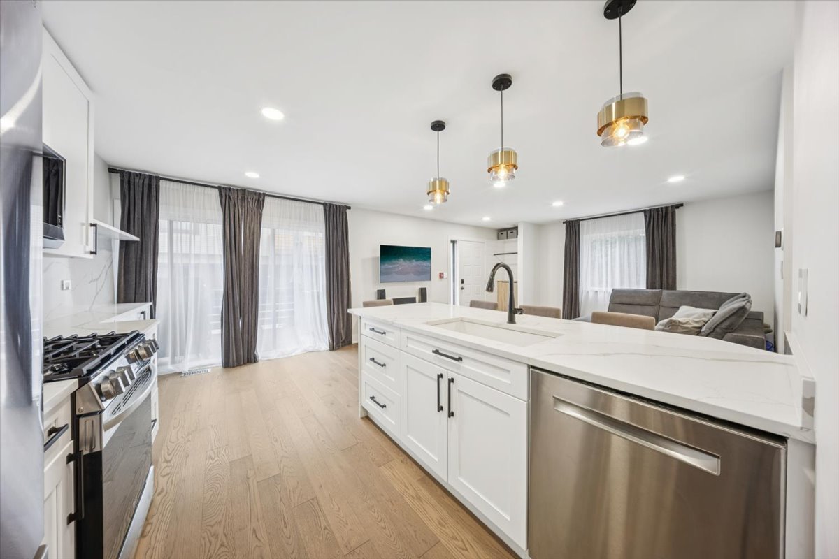 8334 Portsmouth Drive #C, Darien, IL 60561