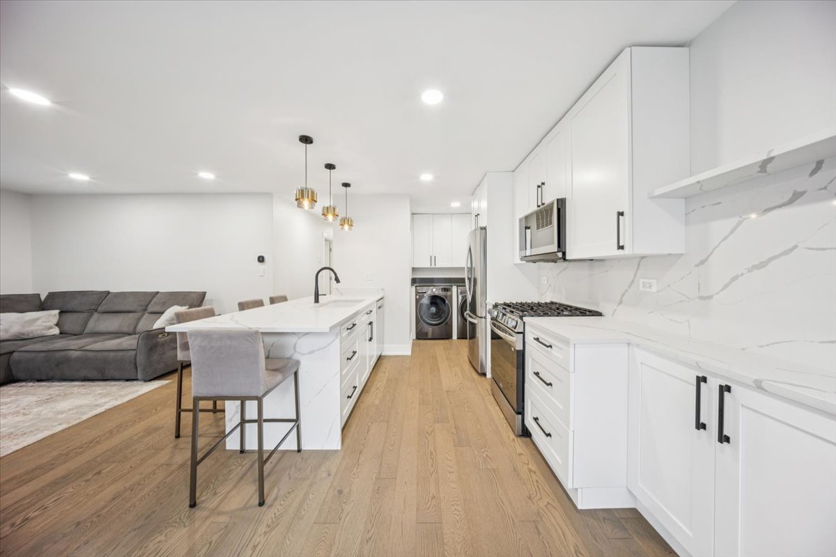 8334 Portsmouth Drive #C, Darien, IL 60561