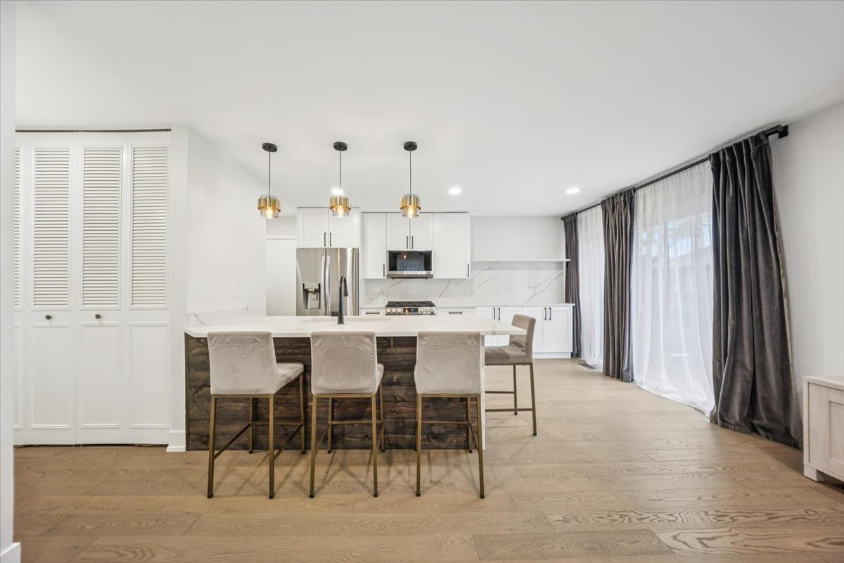 8334 Portsmouth Drive #C, Darien, IL 60561