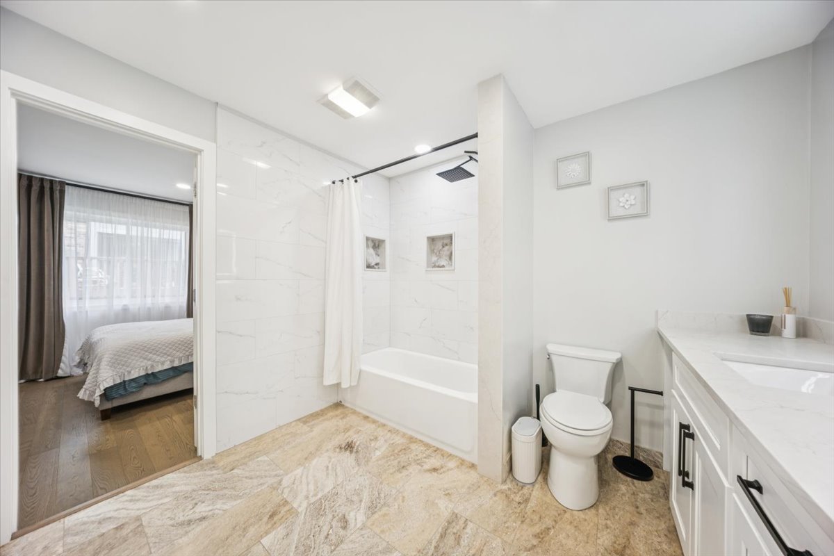 8334 Portsmouth Drive #C, Darien, IL 60561