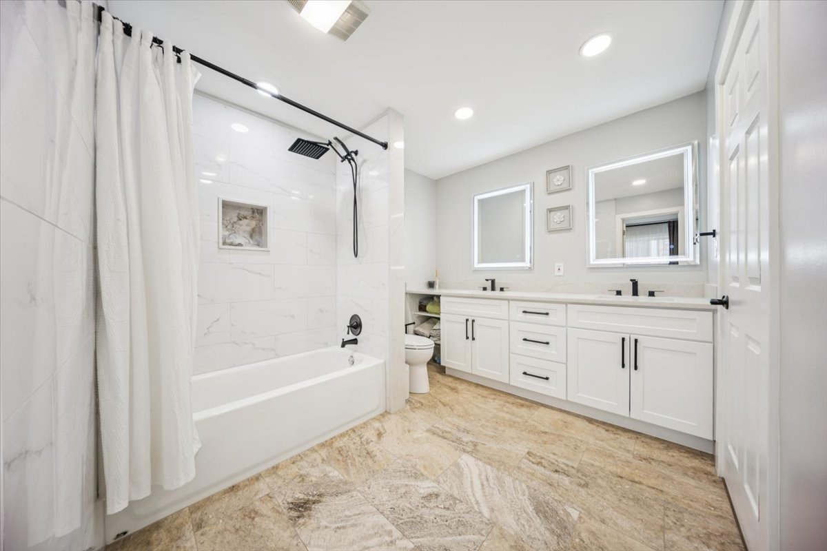 8334 Portsmouth Drive #C, Darien, IL 60561