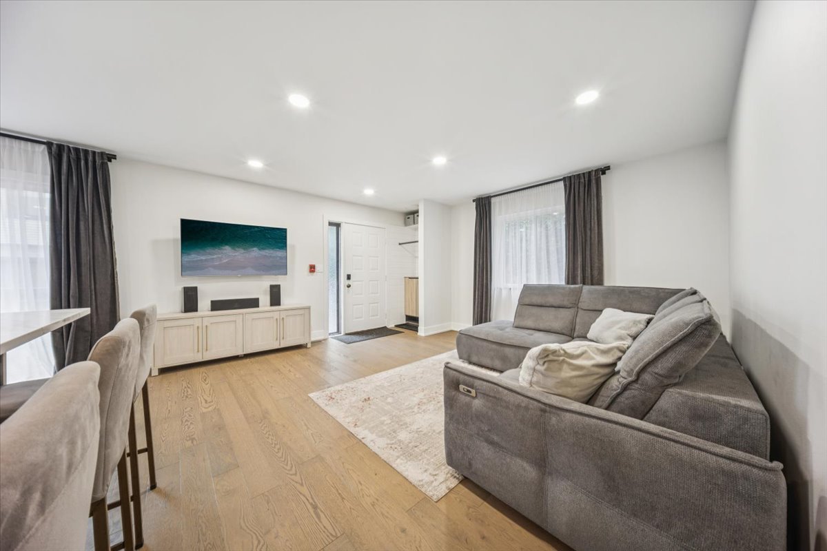 8334 Portsmouth Drive #C, Darien, IL 60561