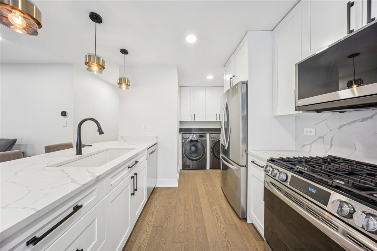 8334 Portsmouth Drive #C, Darien, IL 60561