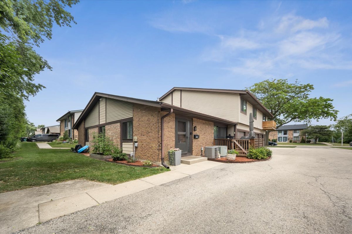 8334 Portsmouth Drive #C, Darien, IL 60561