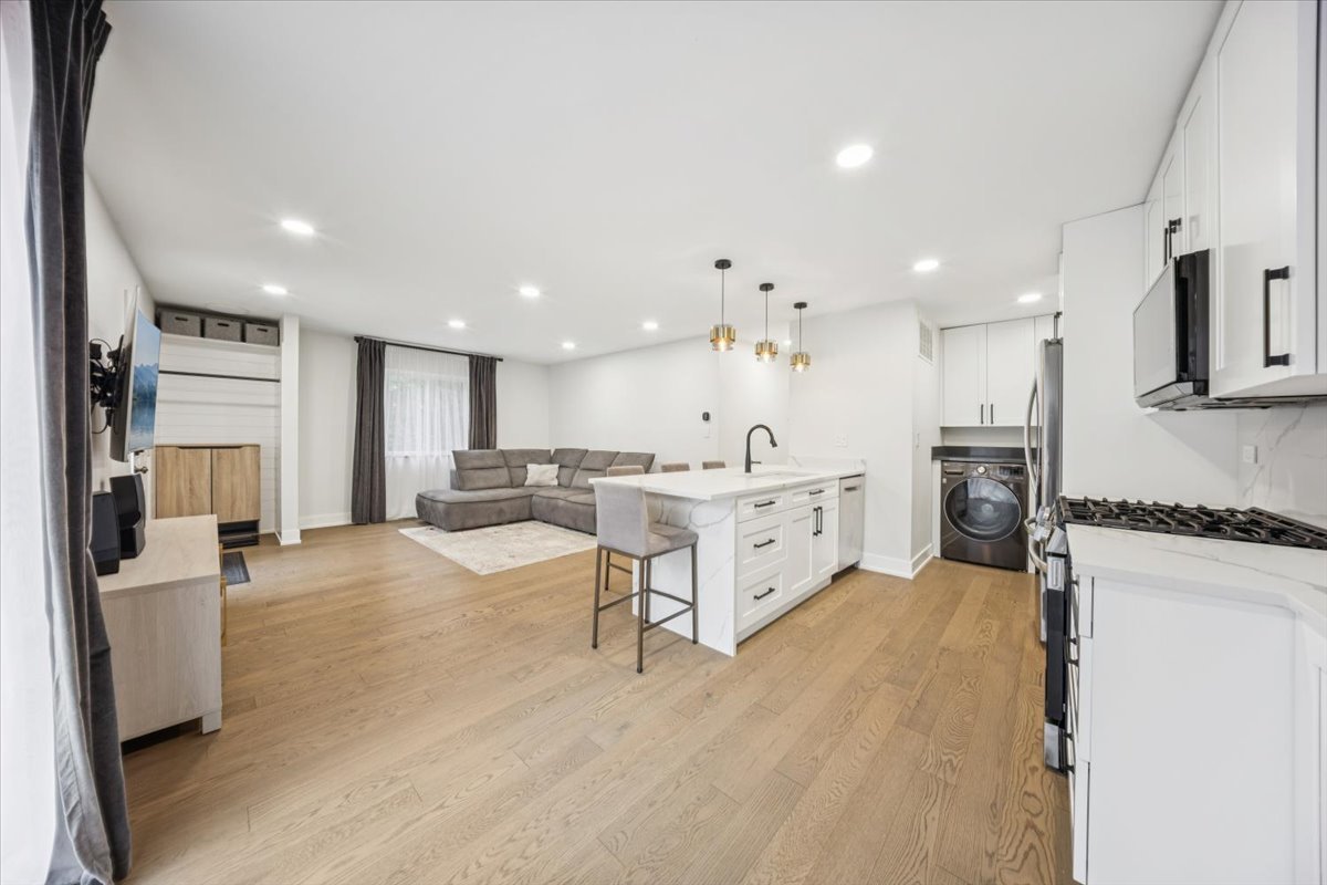 8334 Portsmouth Drive #C, Darien, IL 60561