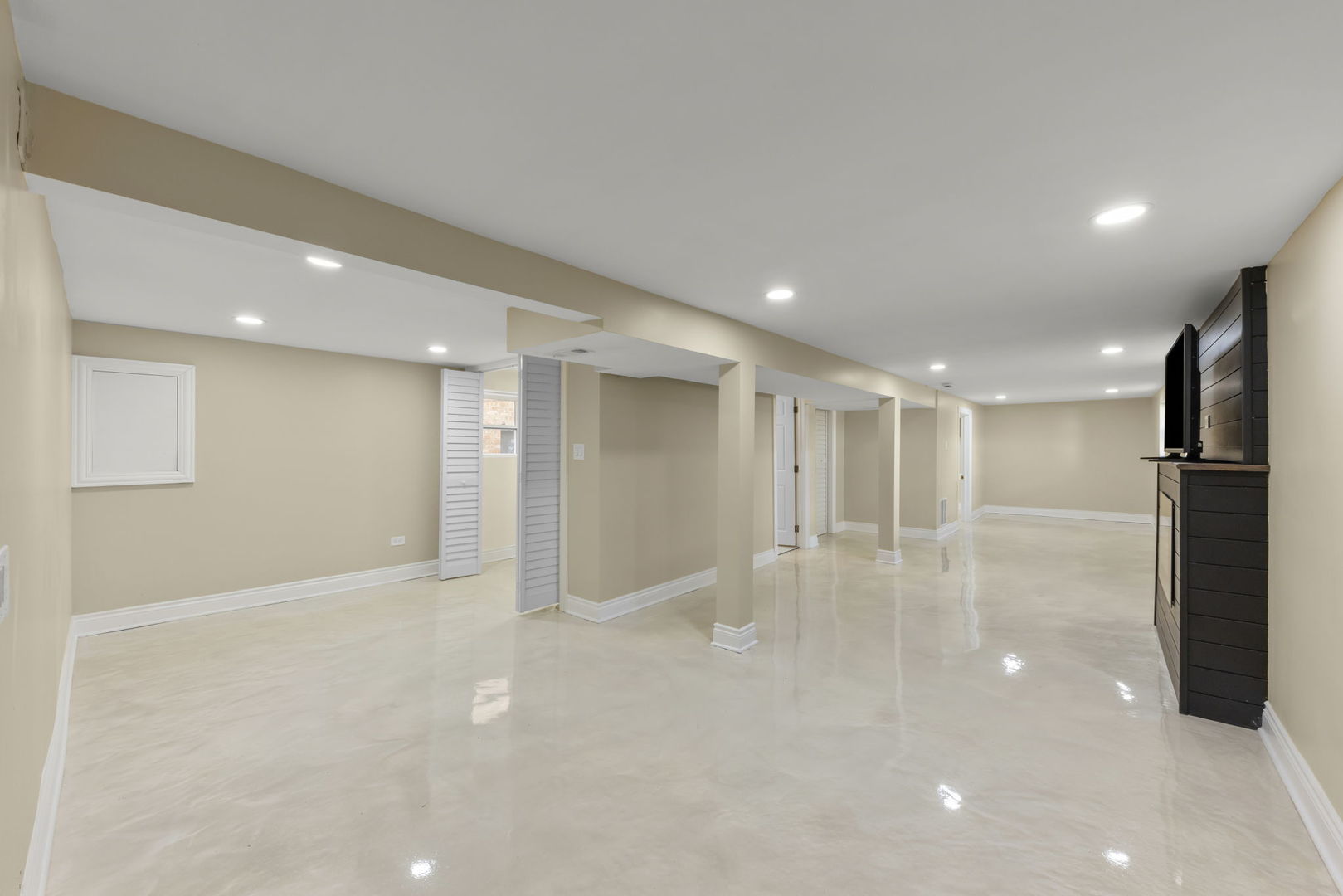 1335 Wesley Avenue, Berwyn, IL 60402