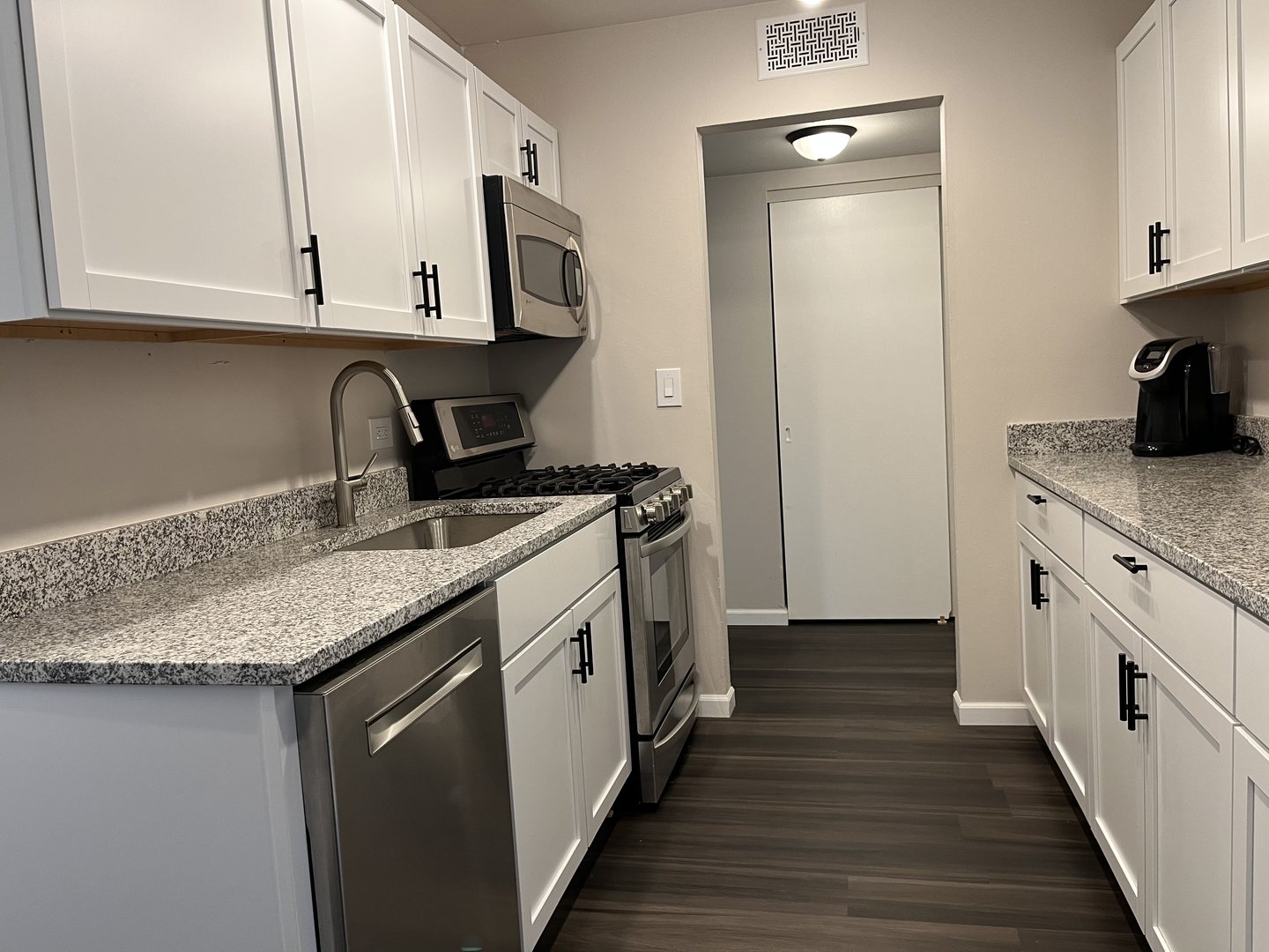 5101 Carriageway Drive #204B, Rolling Meadows, IL 60008