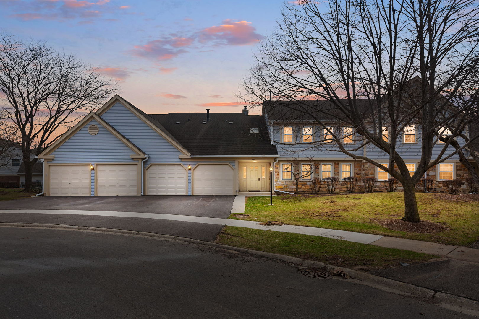 197 Camden Court #X1, Schaumburg, IL 60194