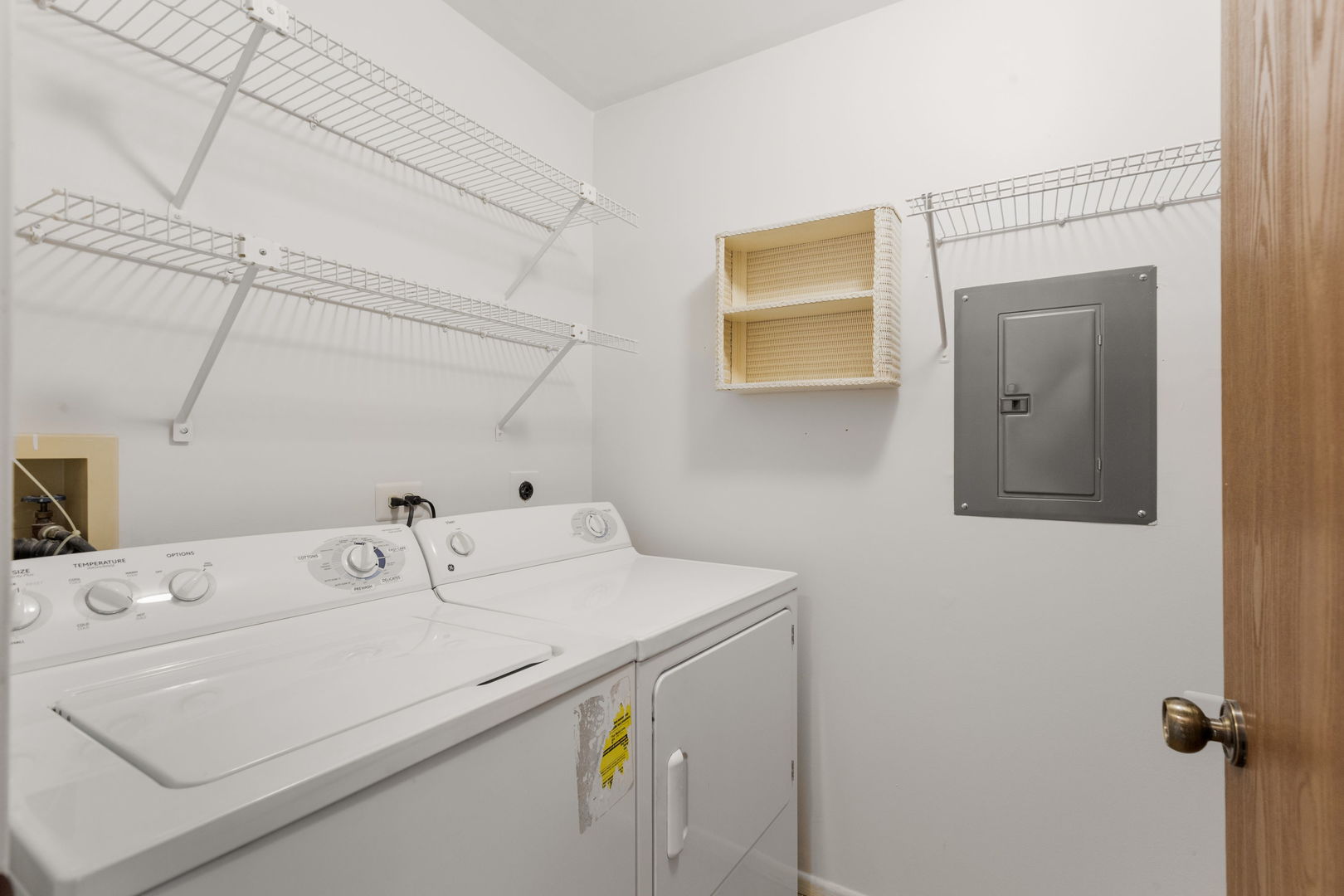 197 Camden Court #X1, Schaumburg, IL 60194