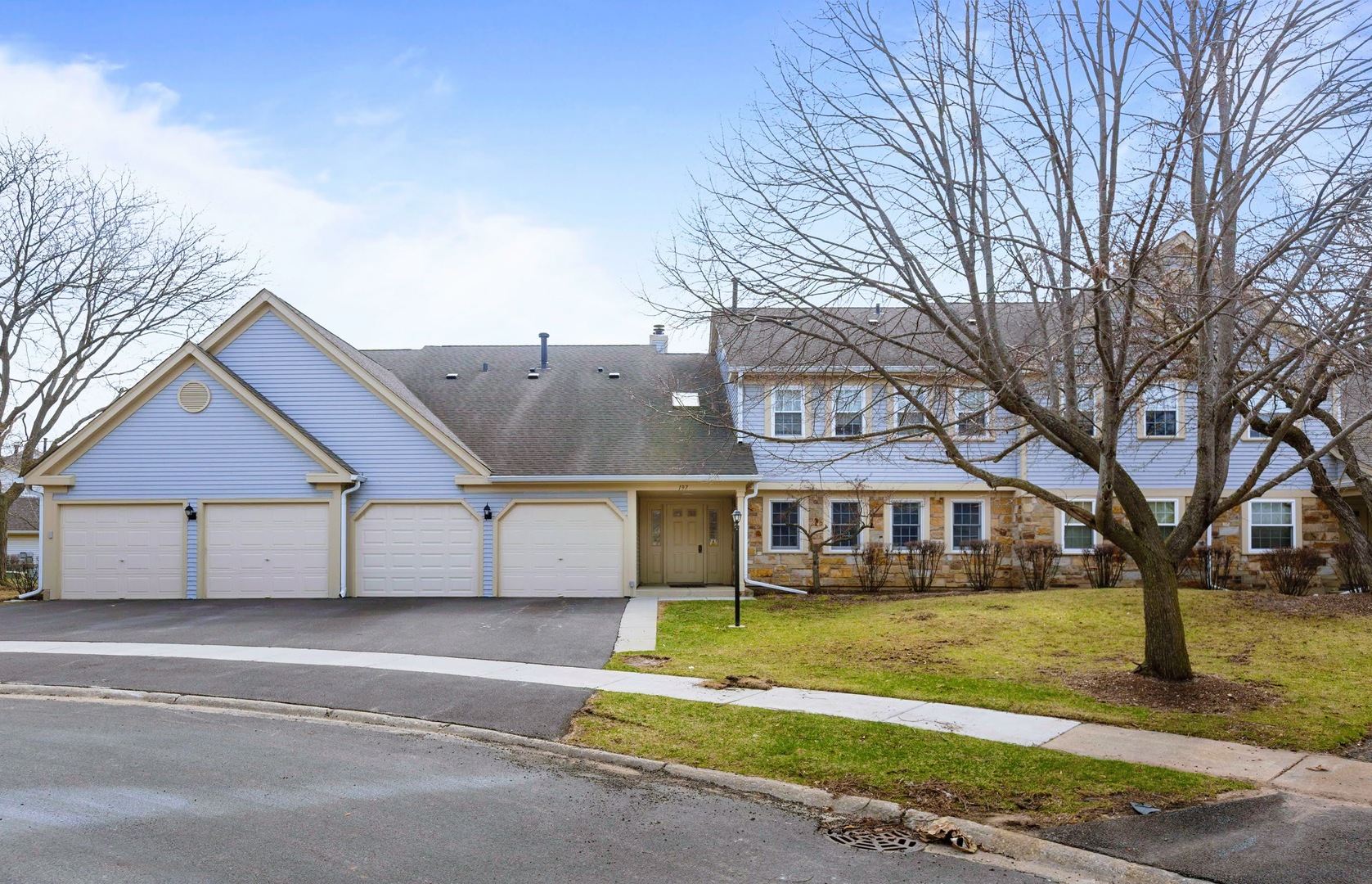 197 Camden Court #X1, Schaumburg, IL 60194