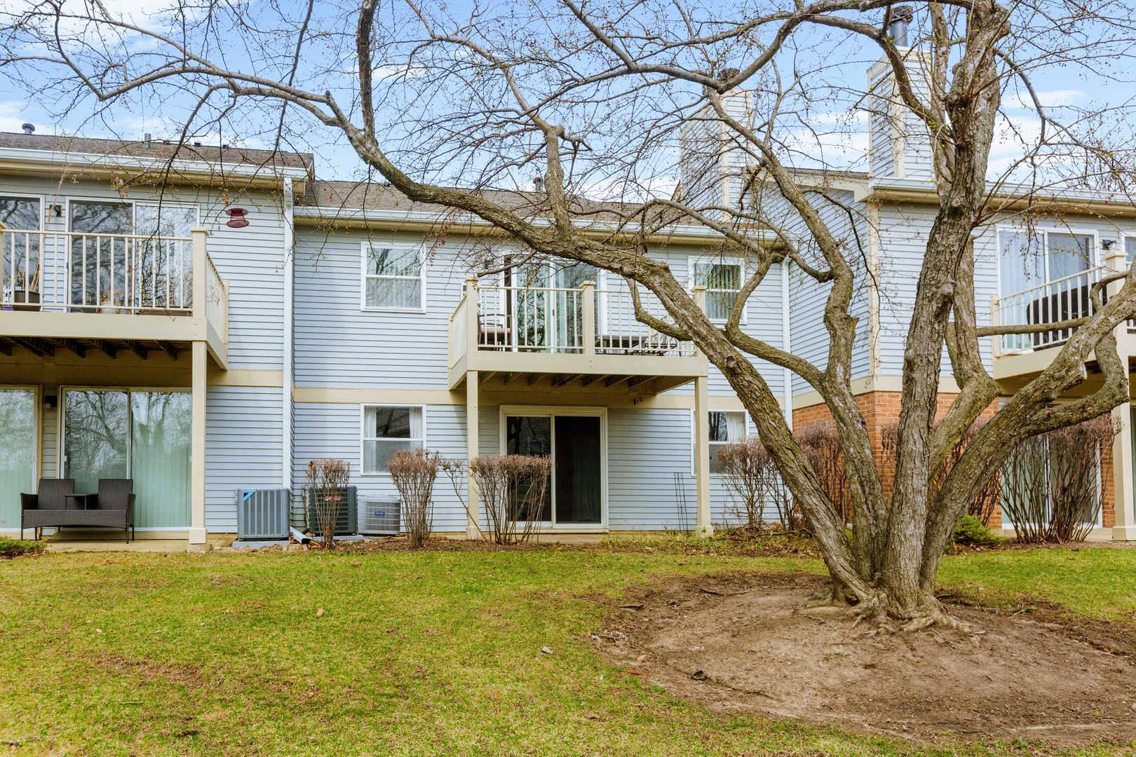 197 Camden Court #X1, Schaumburg, IL 60194