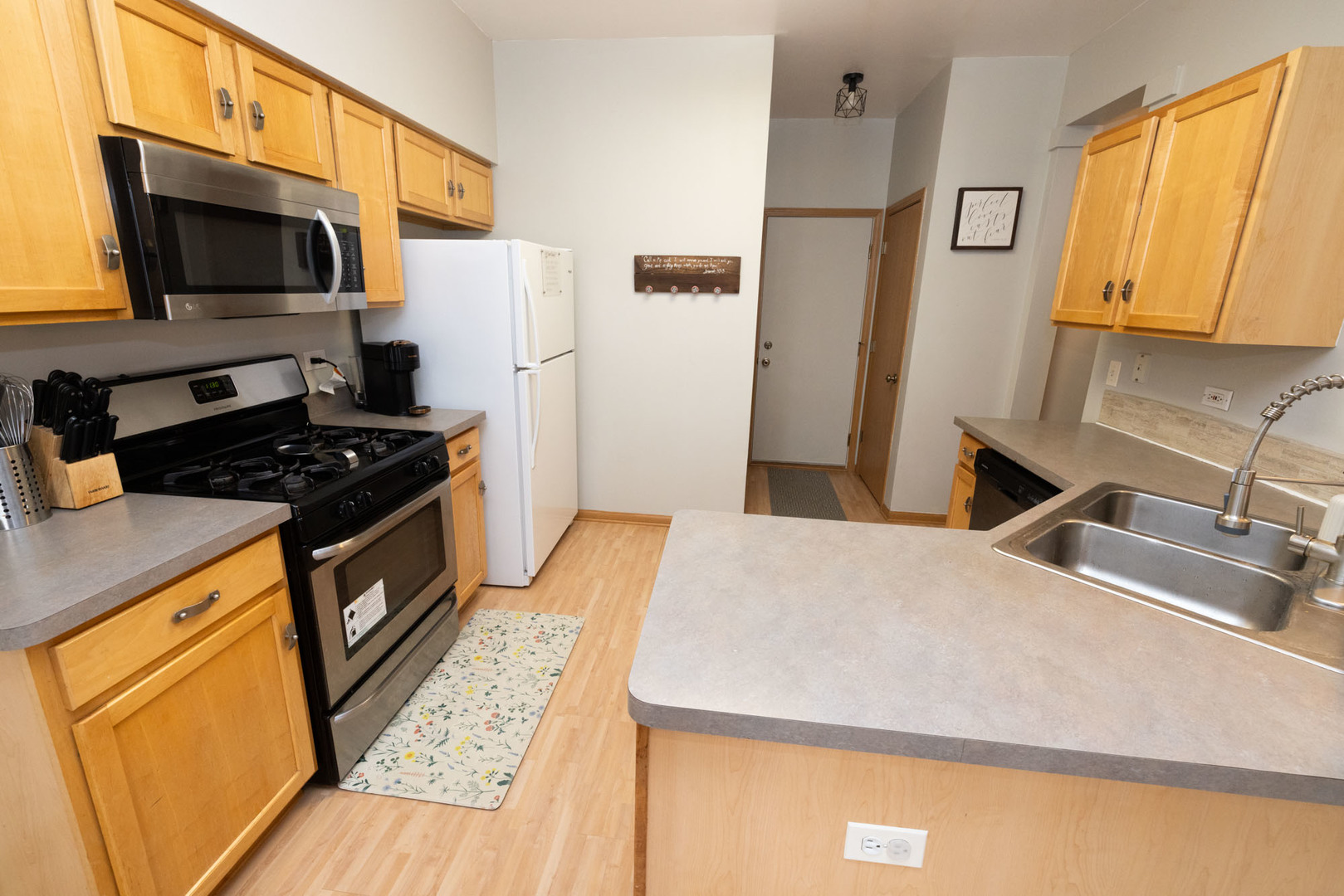 2375 Cove Court, Elgin, IL 60123