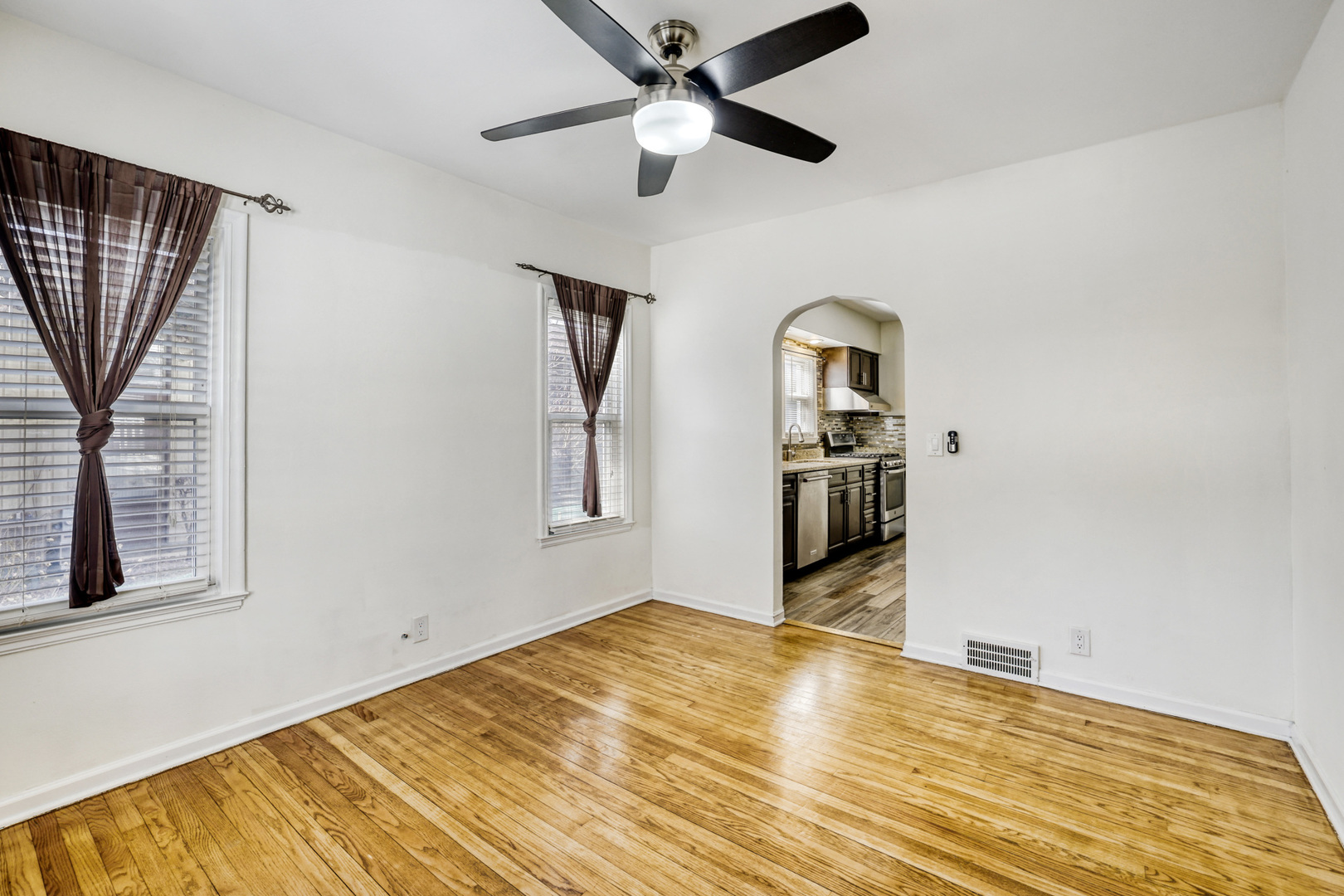 626 N Hough Street, Barrington, IL 60010