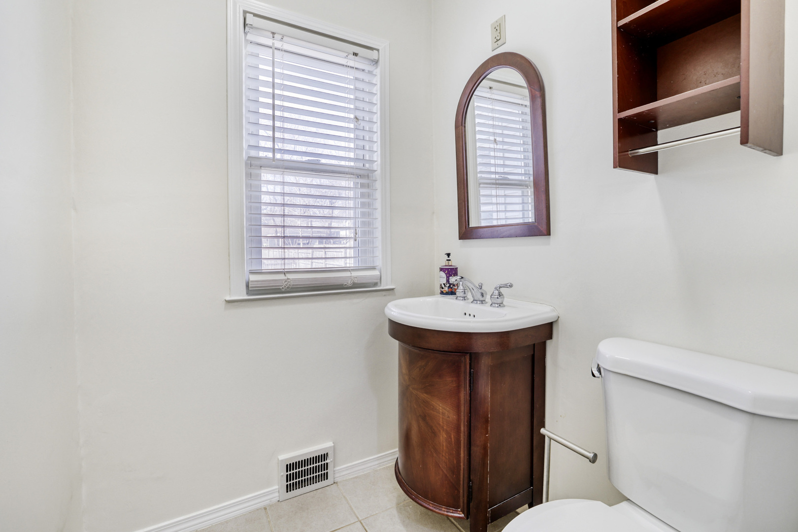 626 N Hough Street, Barrington, IL 60010