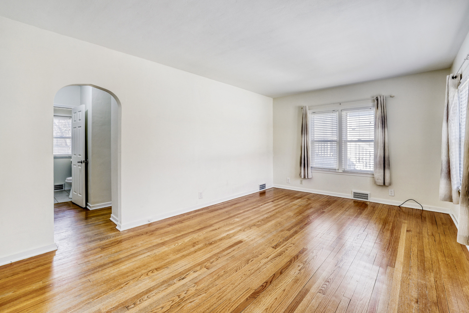 626 N Hough Street, Barrington, IL 60010