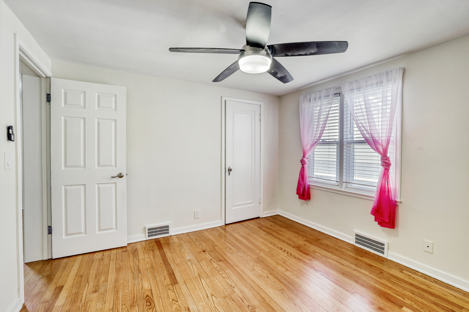 626 N Hough Street, Barrington, IL 60010