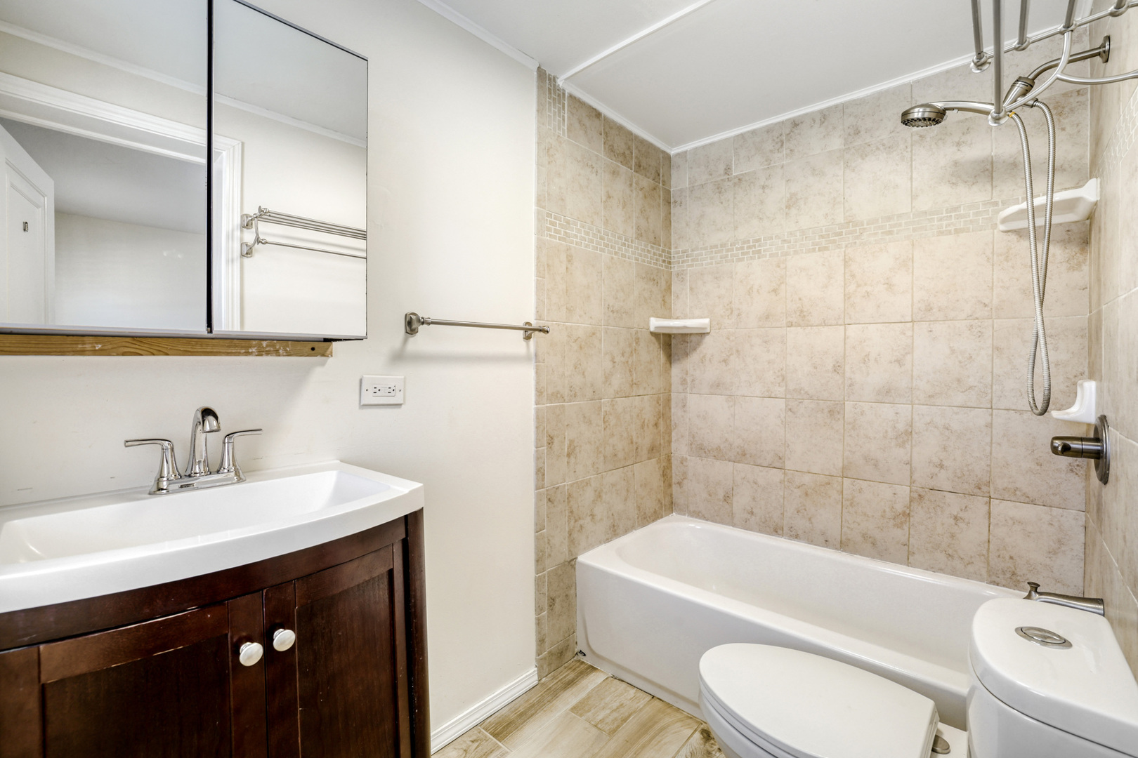 626 N Hough Street, Barrington, IL 60010