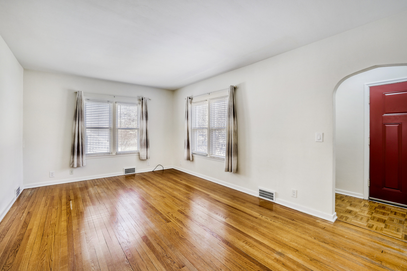 626 N Hough Street, Barrington, IL 60010