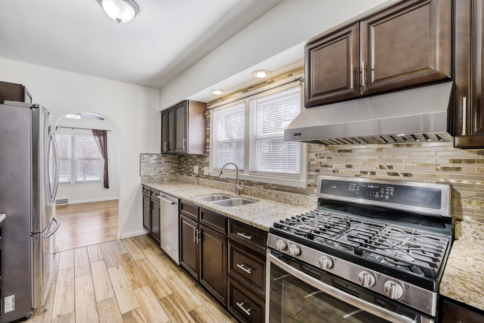 626 N Hough Street, Barrington, IL 60010