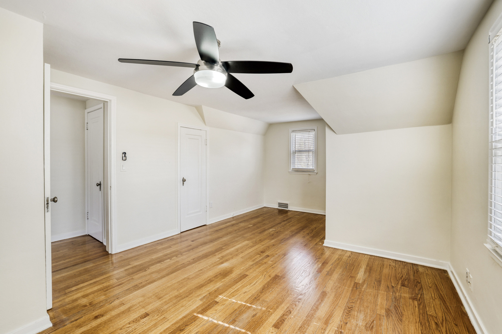 626 N Hough Street, Barrington, IL 60010