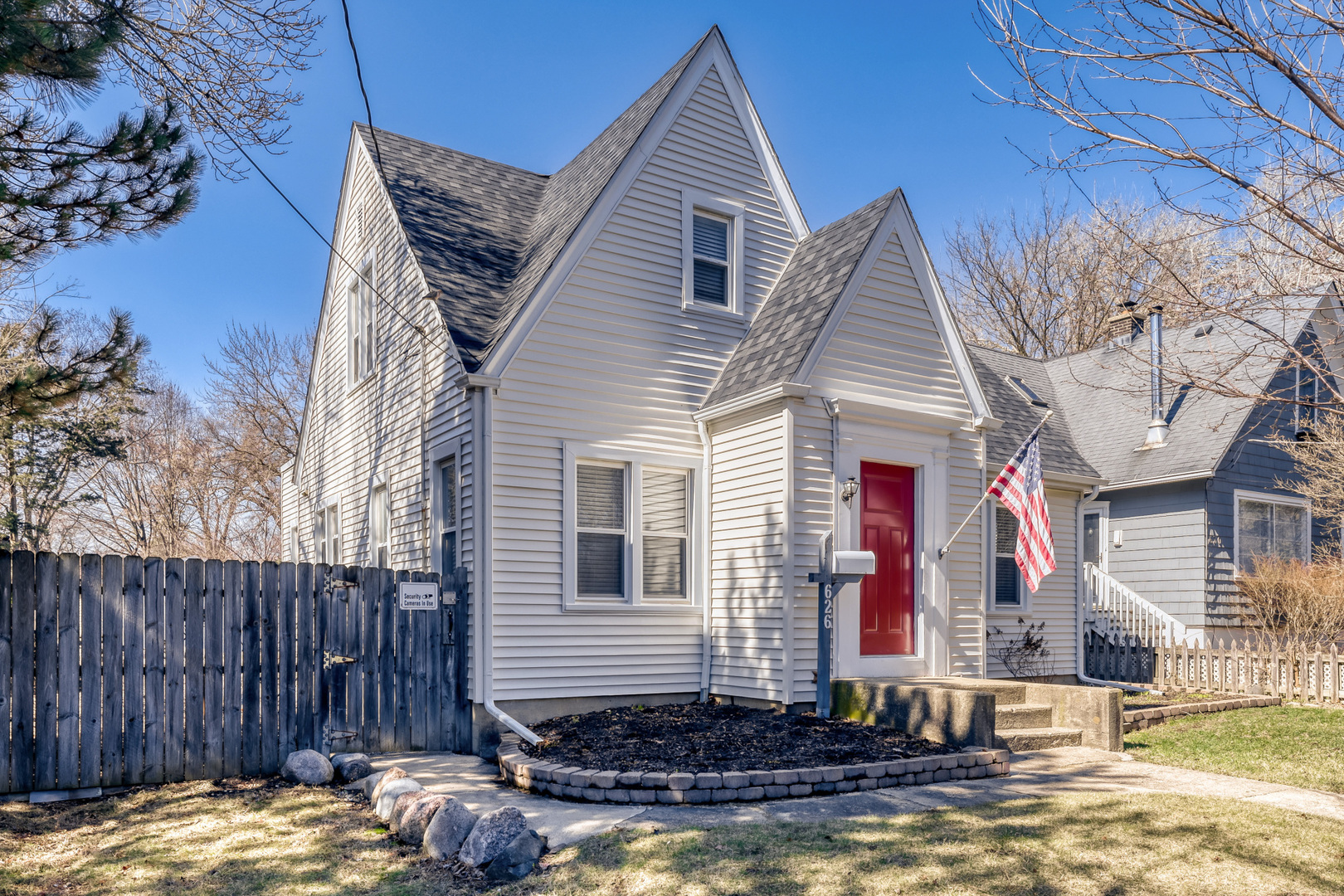 626 N Hough Street, Barrington, IL 60010