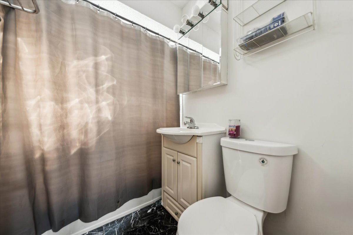 221 58th Street, Clarendon Hills, IL 60514