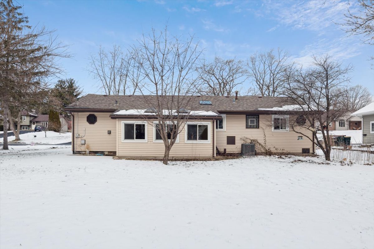 221 58th Street, Clarendon Hills, IL 60514