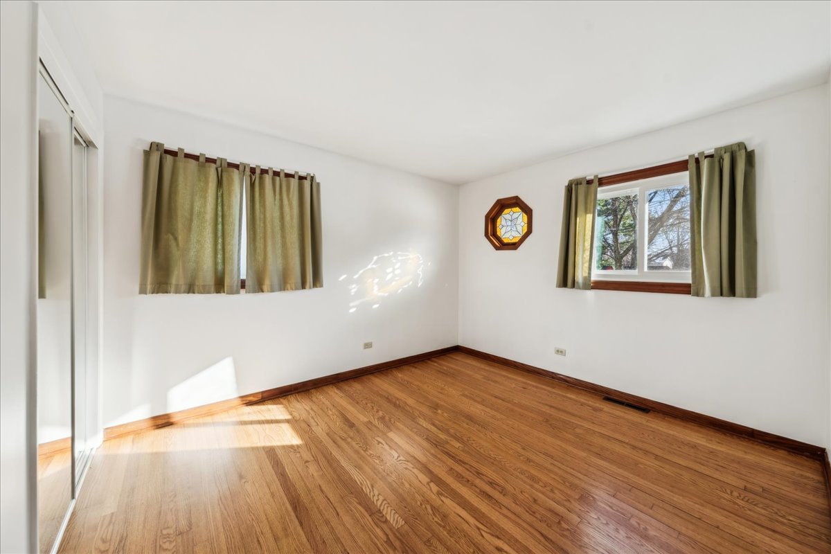 221 58th Street, Clarendon Hills, IL 60514