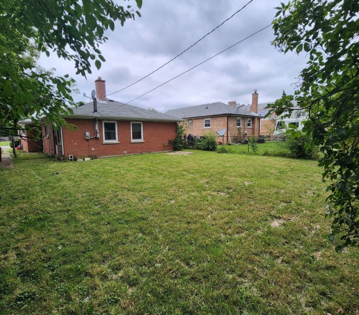 15227 5th Avenue, Phoenix, IL 60426