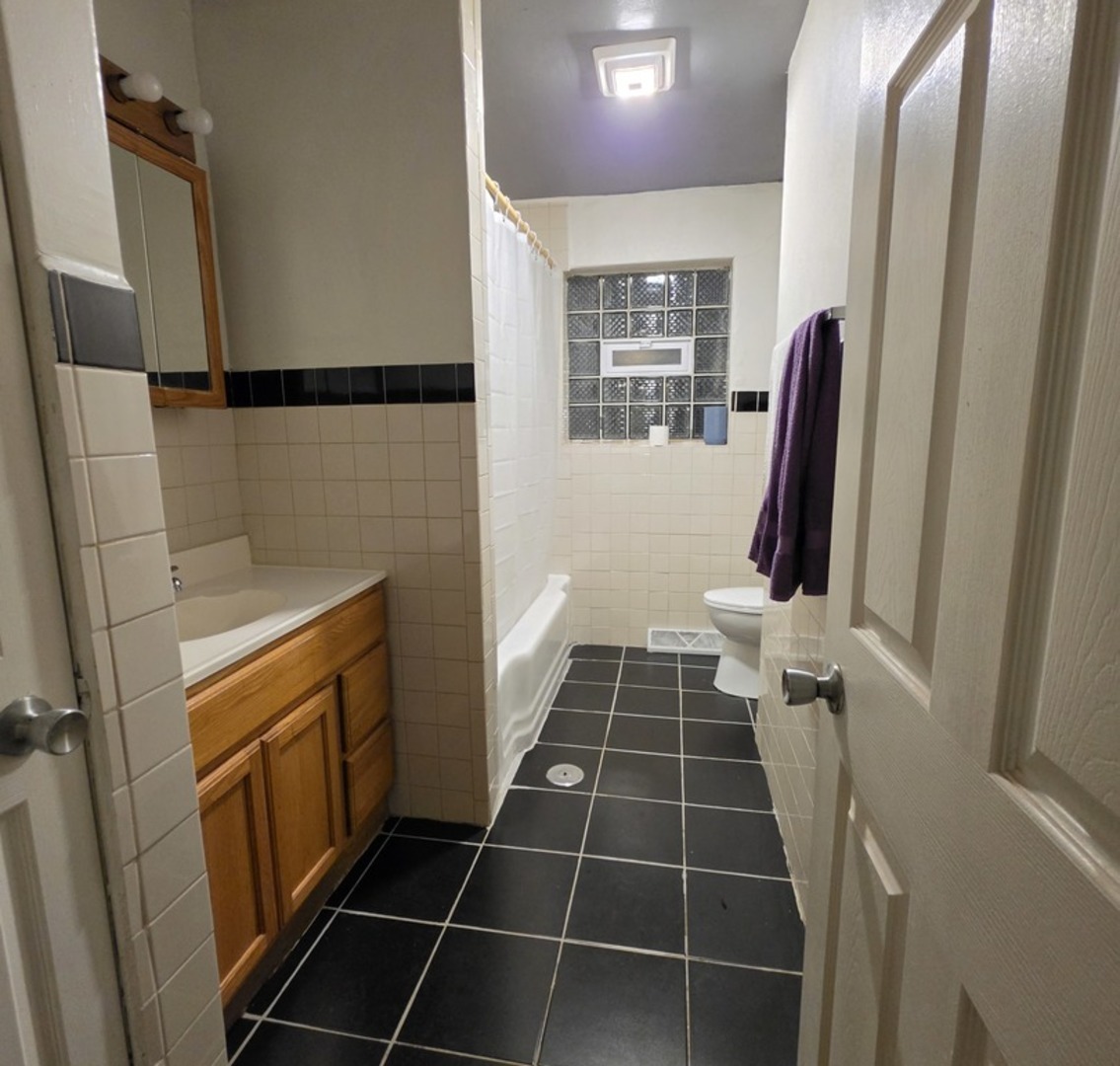 15227 5th Avenue, Phoenix, IL 60426