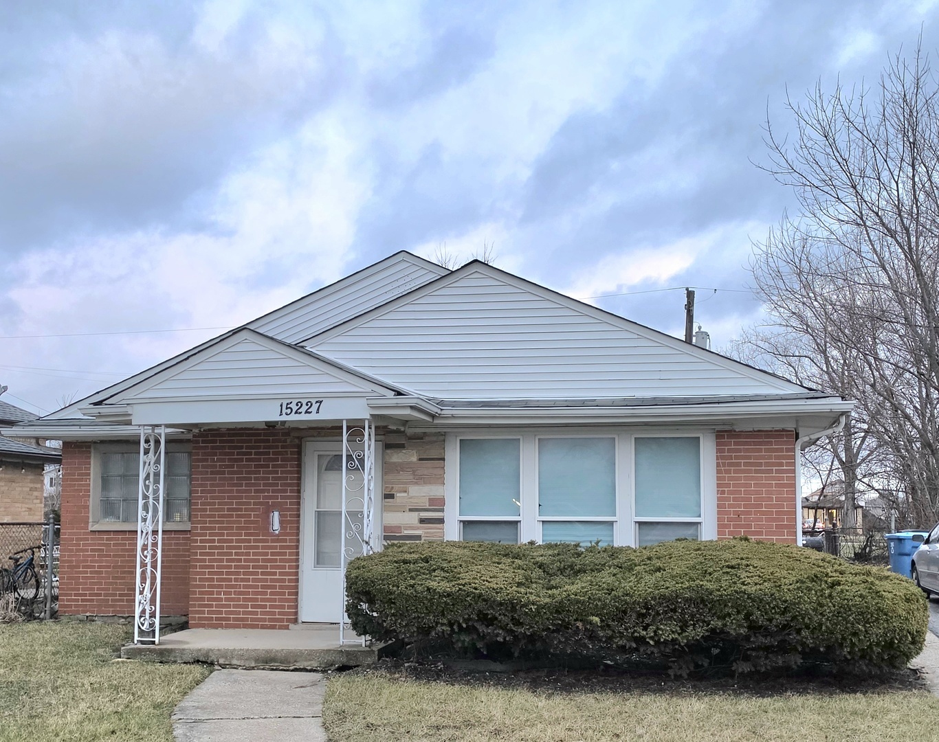 15227 5th Avenue, Phoenix, IL 60426