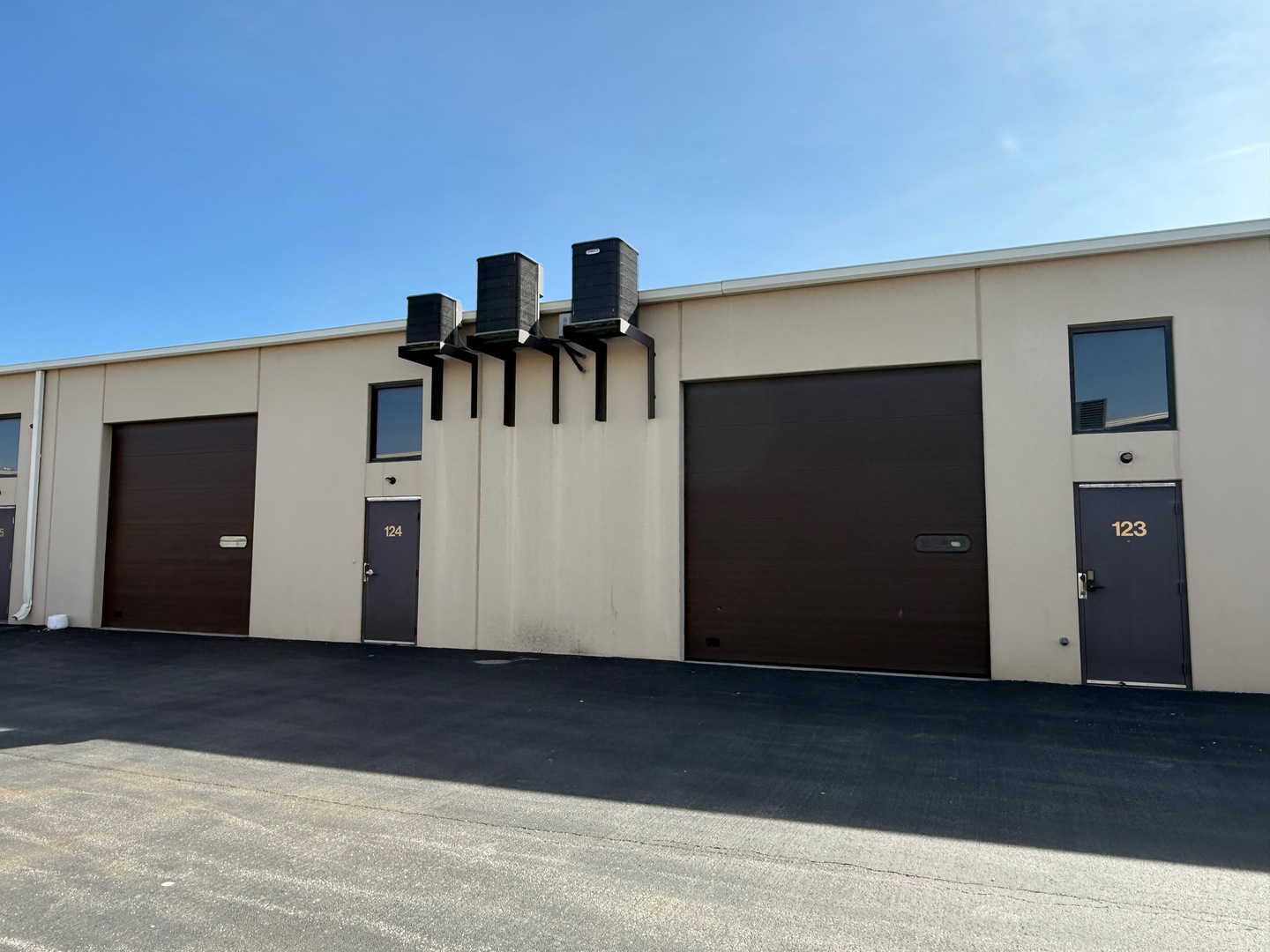 424 Fort Hill Drive #123-124, Naperville, IL 60540