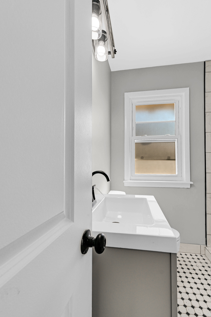 17015 Annetta Avenue, Hazel Crest, IL 60429